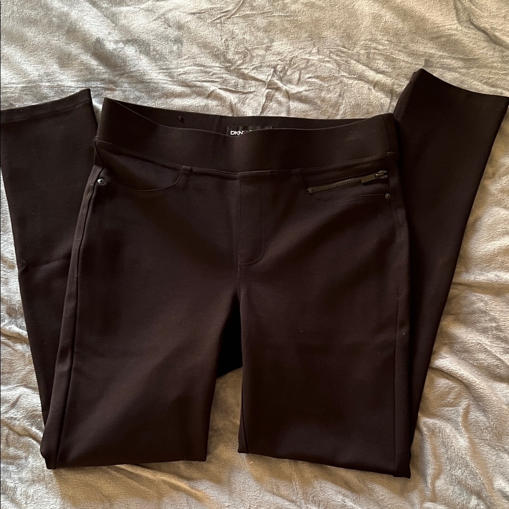 DKNY Jeans Black Label Detail